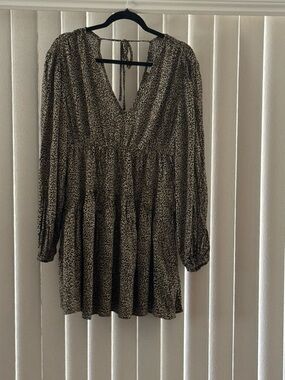 Leopard Print Tiered Long Sleeve Mini Dress in Black and Cream - Medium $25